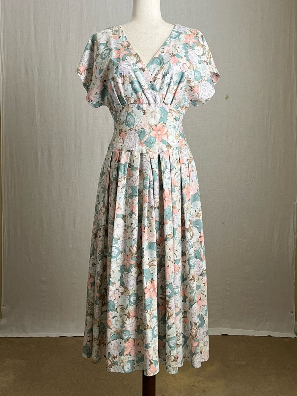 80s Vintage! R.E.O. Originals - Drop-Waist Floral Dress - ILGWU Union Made - M
